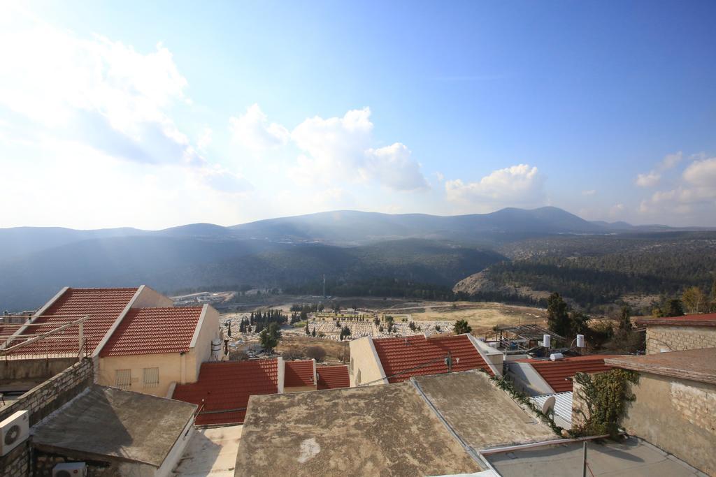 Nofesh Baatika Villa Safed Bilik gambar